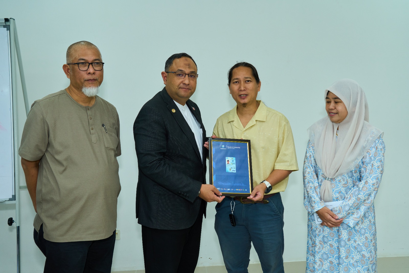 Sesi Pertemuan Pihak Pengurusan Fakulti Komputeran bersama Keluarga Arwah Muhammad Adam