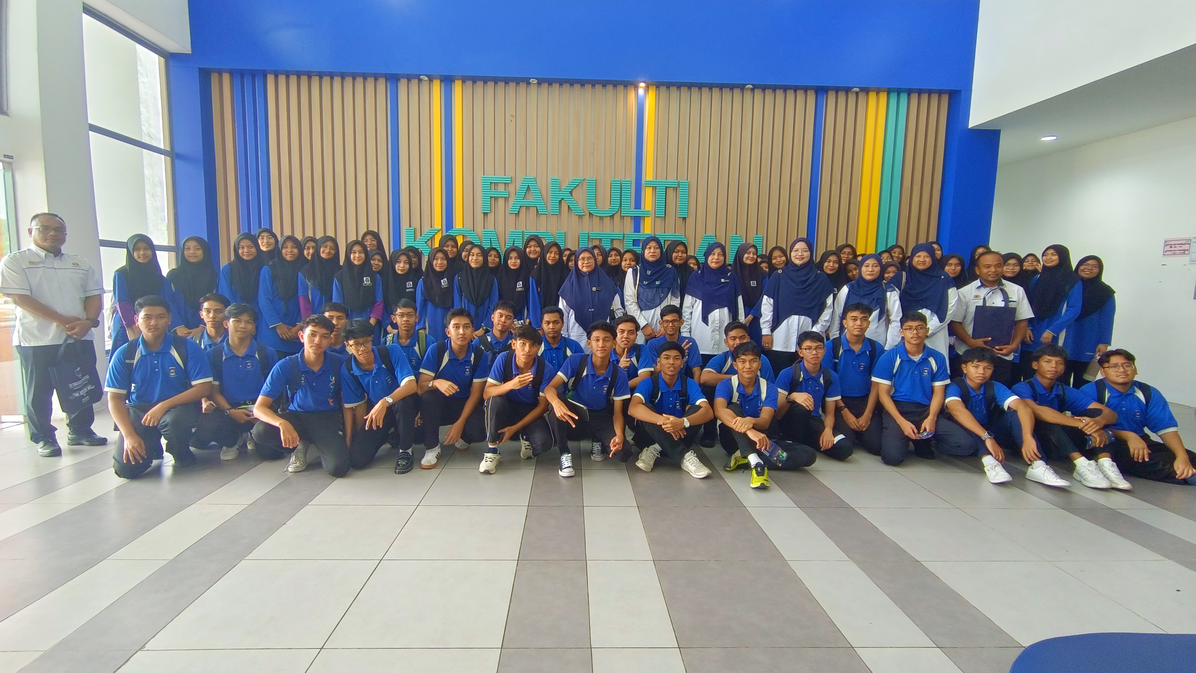 Lawatan Sambil Belajar SMK Tengku Ampuan Intan ke Fakulti Komputeran UMPSA Tingkatkan Minat Pelajar dalam Bidang STEM