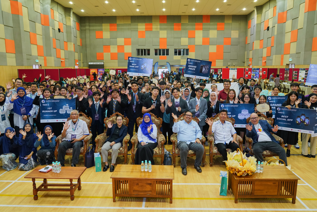 Championing the Future of Mobile Apps: UMPSA Faculty of Computing Brings Together Malaysia’s Top Young Developers at UXHMAC 2025