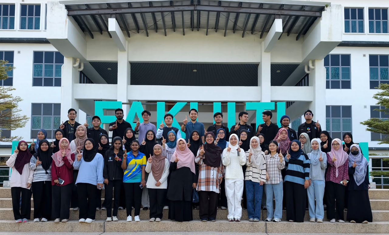 42 FK Students Successfully Complete Competency-based Software Engineering Course
